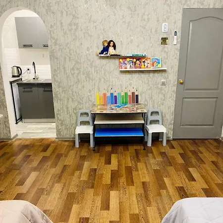 біля ринку привоз 4 спальних місця Apartamento