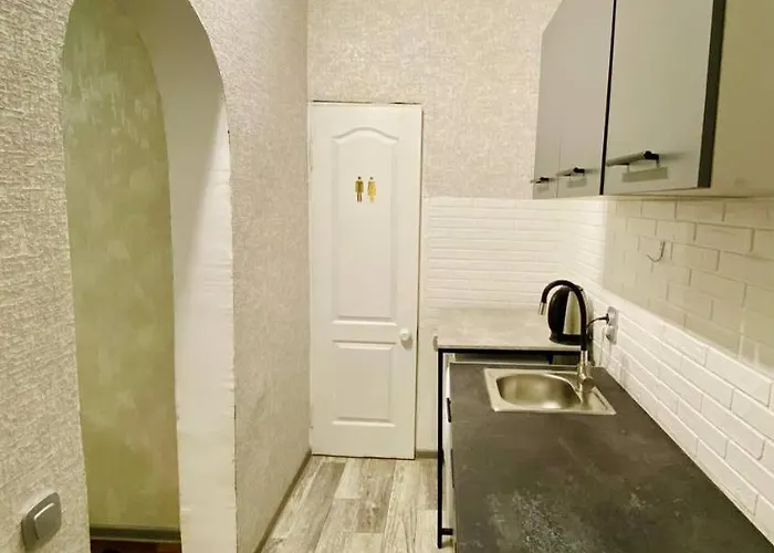 біля ринку привоз 4 спальних місця Apartamento *