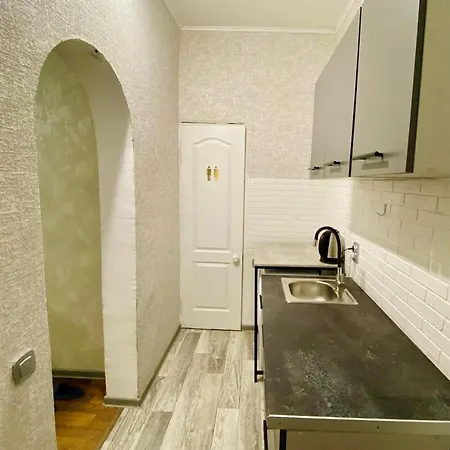 біля ринку привоз 4 спальних місця Daire *